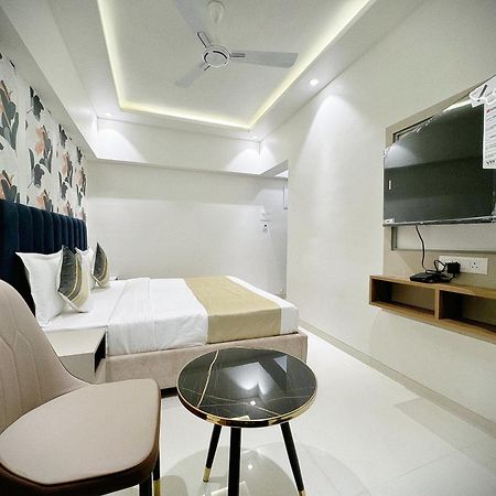 The Orion Premium Suites Мумбаи Экстерьер фото
