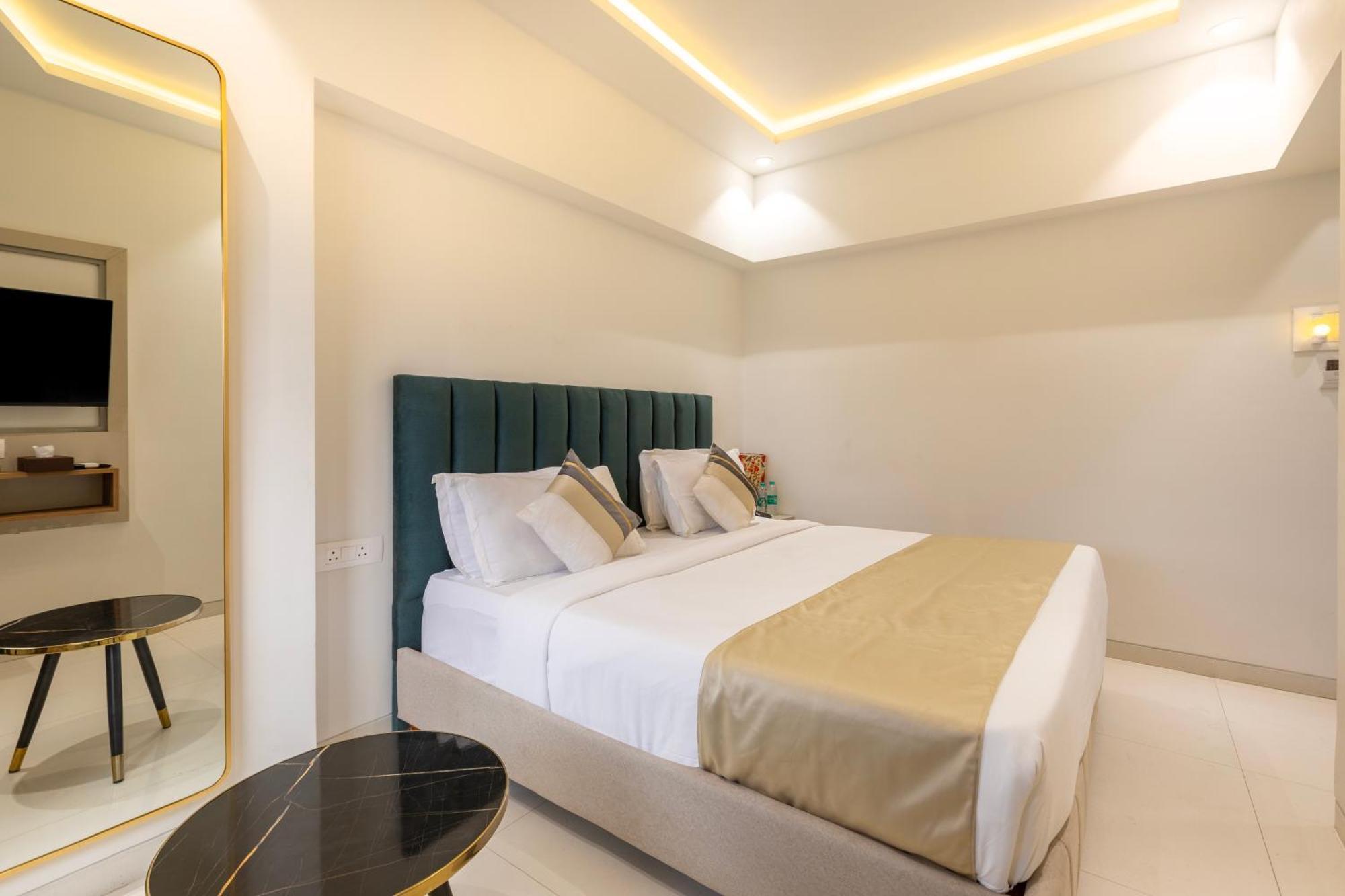 The Orion Premium Suites Мумбаи Экстерьер фото