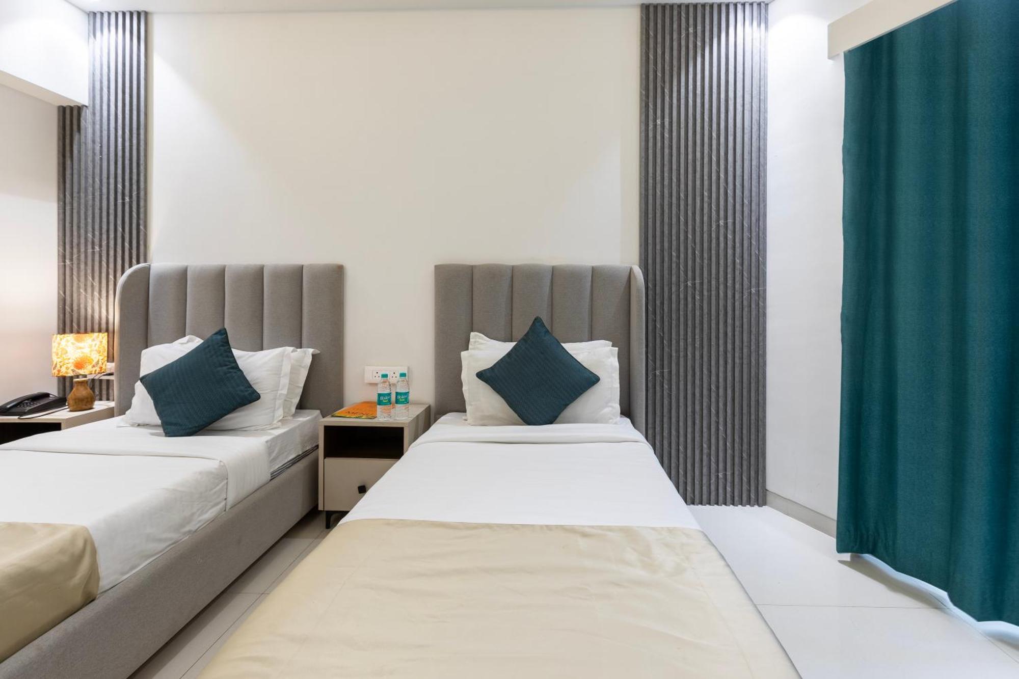 The Orion Premium Suites Мумбаи Экстерьер фото