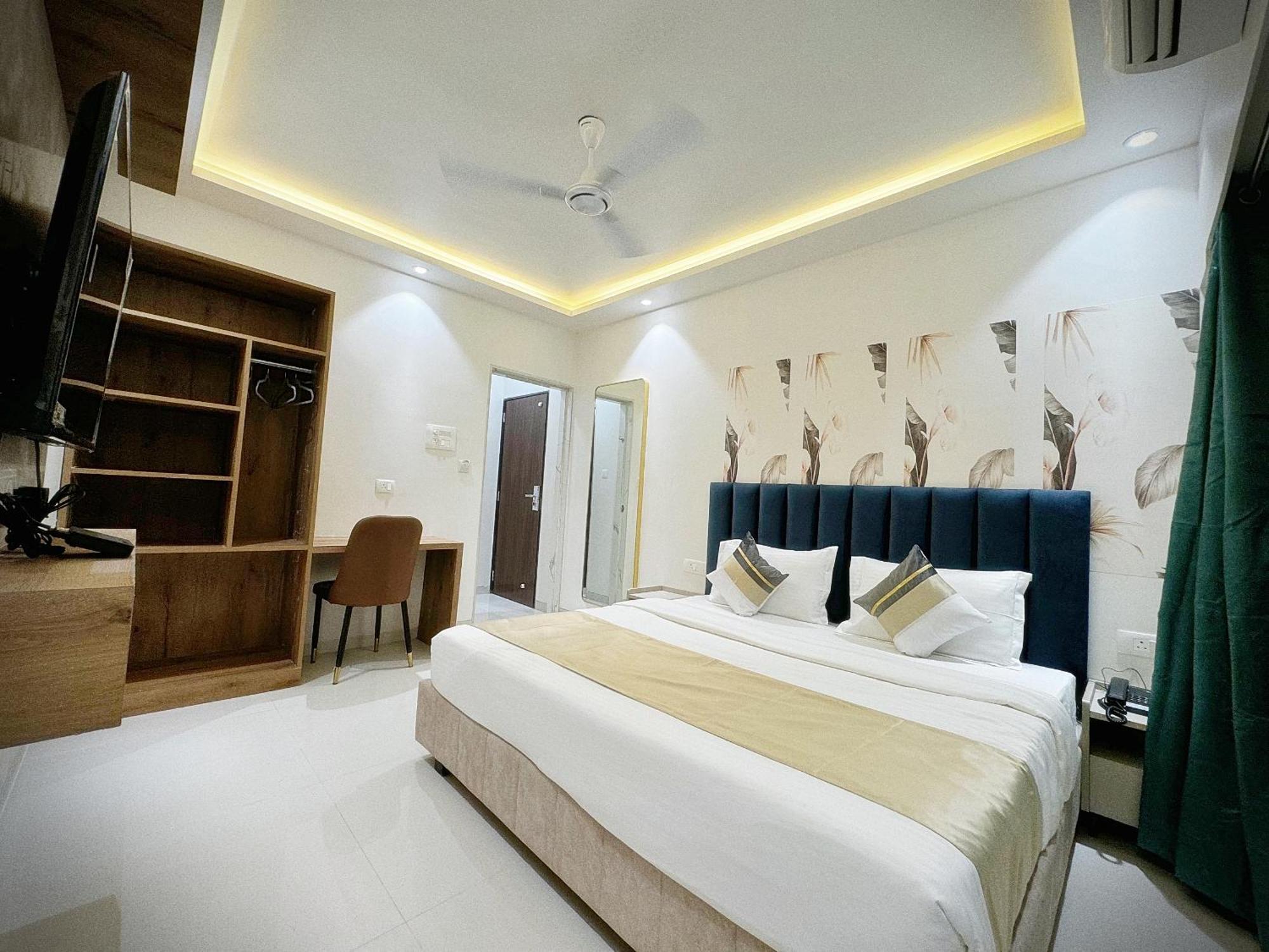 The Orion Premium Suites Мумбаи Экстерьер фото