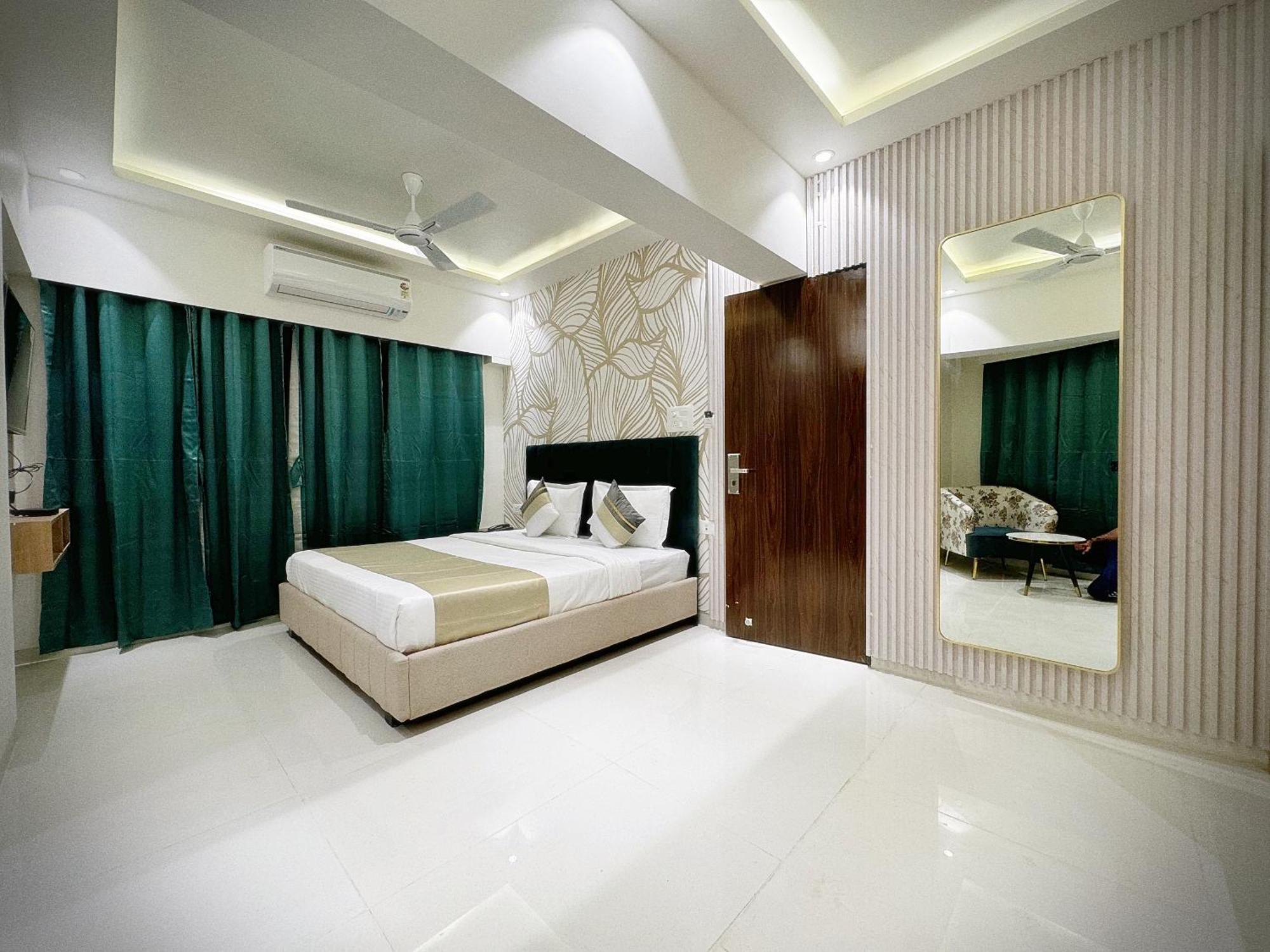 The Orion Premium Suites Мумбаи Экстерьер фото